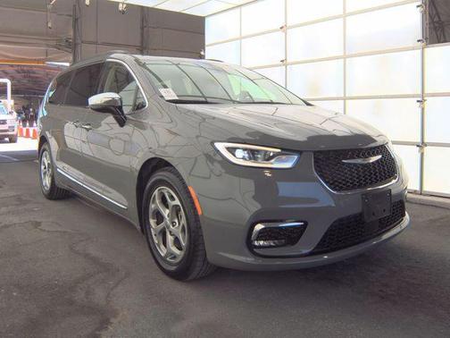 Ceramic Gray Clearcoat 2023 Chrysler Pacifica Limited