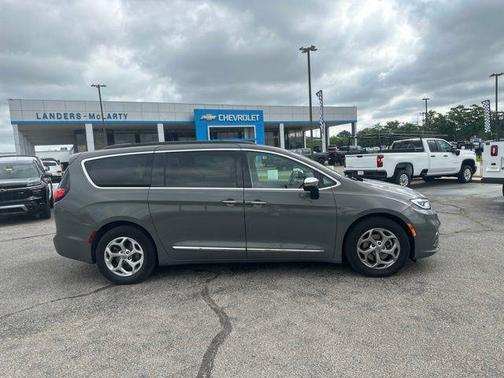 Ceramic Gray Clearcoat 2023 Chrysler Pacifica Limited