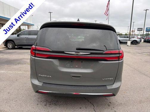 Ceramic Gray Clearcoat 2023 Chrysler Pacifica Limited