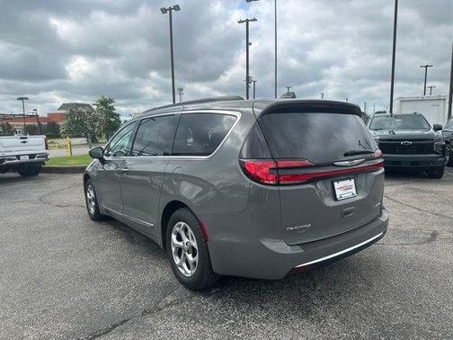 Ceramic Gray Clearcoat 2023 Chrysler Pacifica Limited