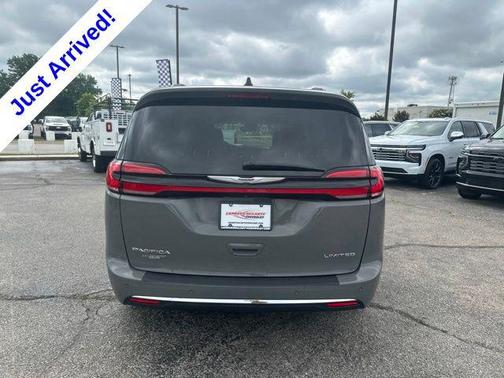 Ceramic Gray Clearcoat 2023 Chrysler Pacifica Limited