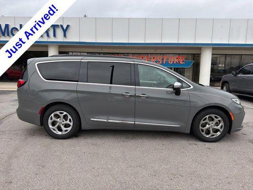 Ceramic Gray Clearcoat 2023 Chrysler Pacifica Limited