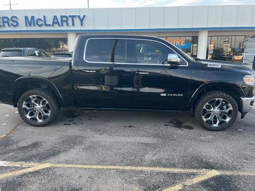 Diamond Black Crystal Pearlcoat 2019 RAM 1500 Longhorn