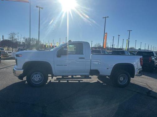 2026 Chevrolet Silverado 3500 WT