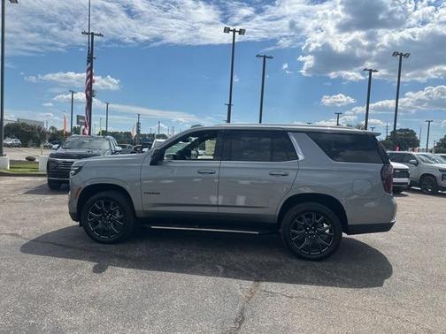 2025 Chevrolet Tahoe LS