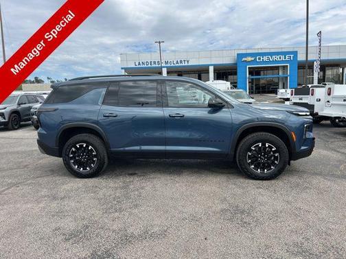 Lakeshore Blue Metallic 2026 Chevrolet Traverse AWD Z71