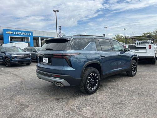 Lakeshore Blue Metallic 2026 Chevrolet Traverse AWD Z71