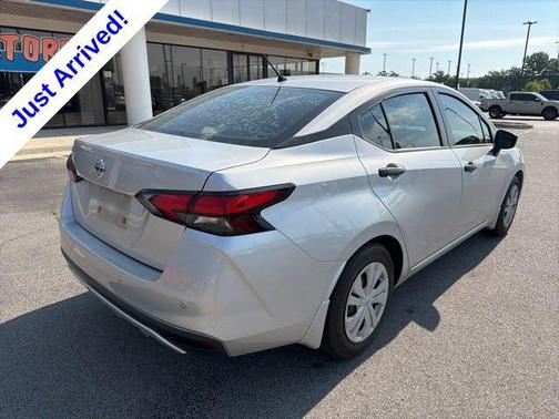 Brilliant Silver Metallic 2020 Nissan Versa 1.6 S