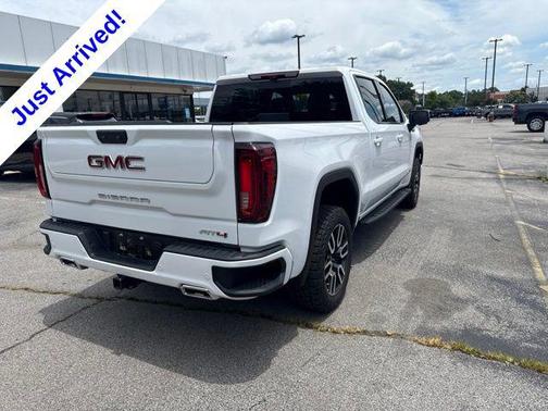 Summit White 2024 GMC Sierra 1500 AT4