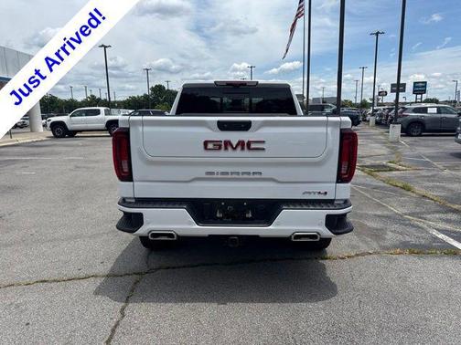 Summit White 2024 GMC Sierra 1500 AT4