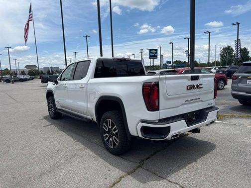 Summit White 2024 GMC Sierra 1500 AT4