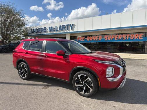 Red Diamond 2023 Mitsubishi Outlander SE 2.5 2WD