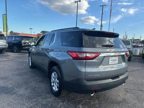 2021 Chevrolet Traverse LT Cloth
