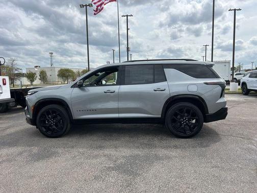 Sterling Gray Metallic 2026 Chevrolet Traverse RS