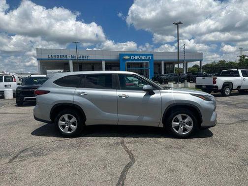 Celestial Silver Metallic 2023 Toyota Highlander LE