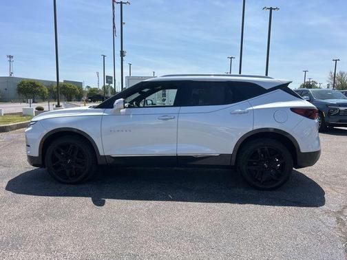 Iridescent Pearl Tricoat 2023 Chevrolet Blazer Premier