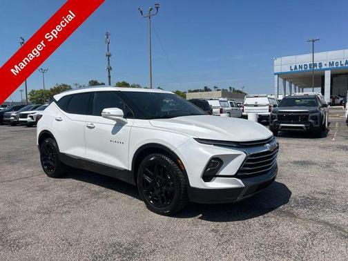 Iridescent Pearl Tricoat 2023 Chevrolet Blazer Premier