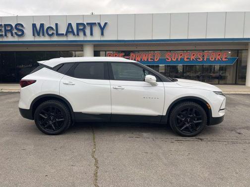 Iridescent Pearl Tricoat 2023 Chevrolet Blazer Premier