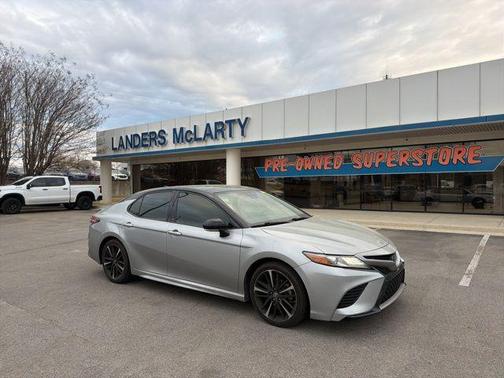 Celestial Silver/Midnight Black Metallic 2019 Toyota Camry XSE