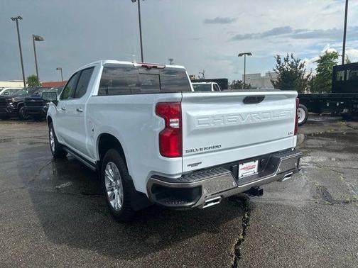 Polar White Tricoat 2026 Chevrolet Silverado 1500 LTZ