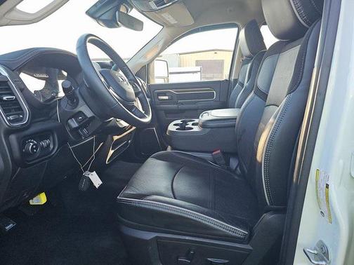 2024 RAM 2500 Laramie Crew Cab 4x4 6'4' Box