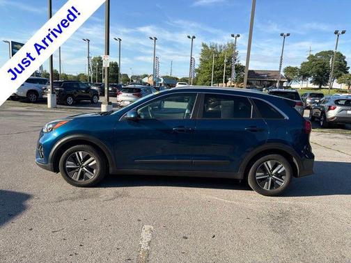 Deep Cerulean 2022 Kia Niro LXS