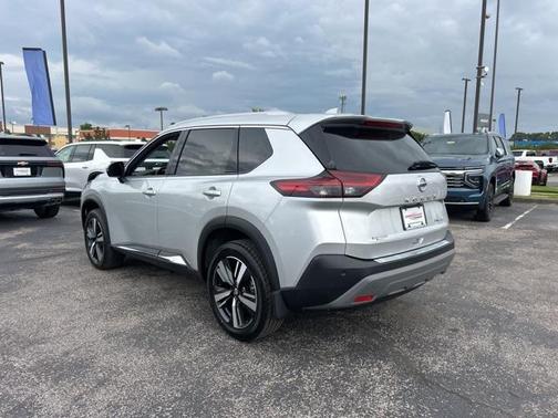 2021 Nissan Rogue SL