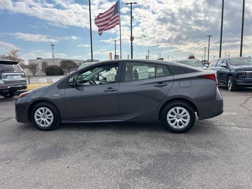 2019 Toyota Prius L