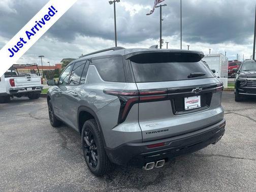 Sterling Gray Metallic 2026 Chevrolet Traverse LT