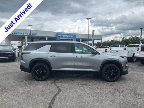 Sterling Gray Metallic 2026 Chevrolet Traverse LT