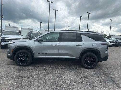 Sterling Gray Metallic 2026 Chevrolet Traverse LT