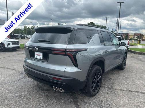 Sterling Gray Metallic 2026 Chevrolet Traverse LT