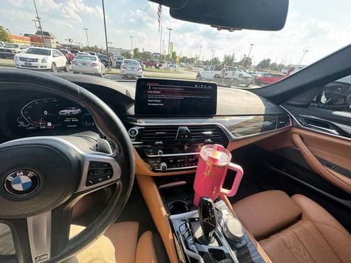 2021 BMW 530 530i