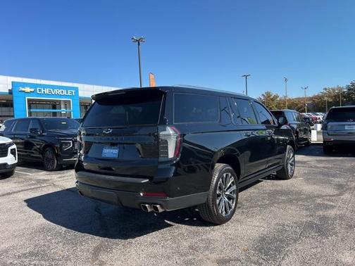 2025 Chevrolet Suburban 4WD High Country