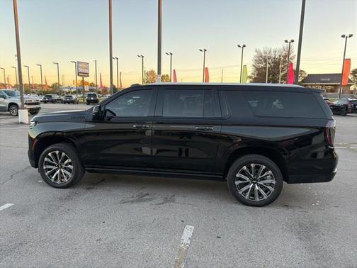 2025 Chevrolet Suburban 4WD High Country