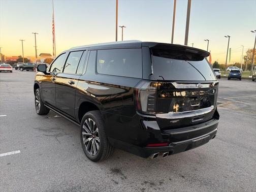 2025 Chevrolet Suburban 4WD High Country