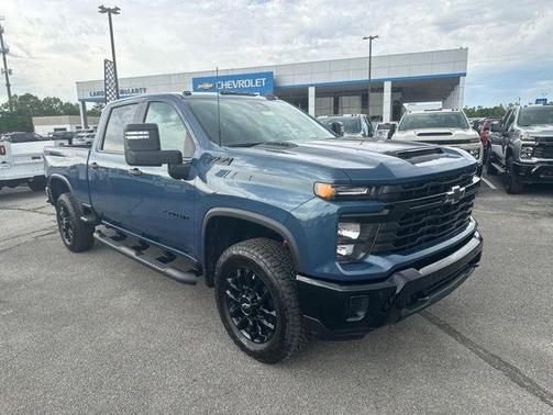 Lakeshore Blue Metallic 2026 Chevrolet Silverado 2500 Custom