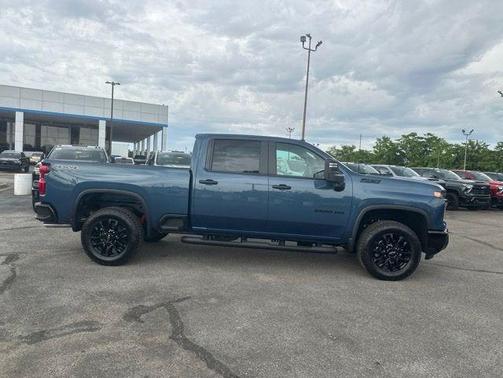 Lakeshore Blue Metallic 2026 Chevrolet Silverado 2500 Custom