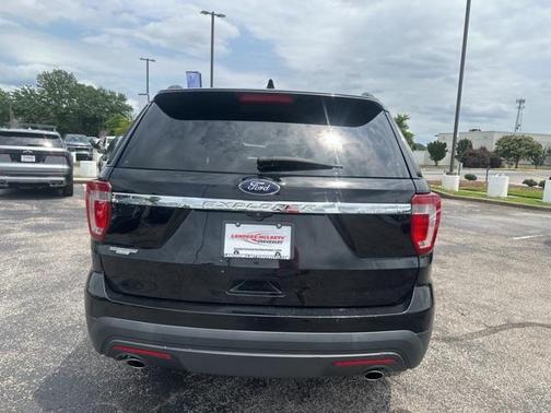 2017 Ford Explorer Base