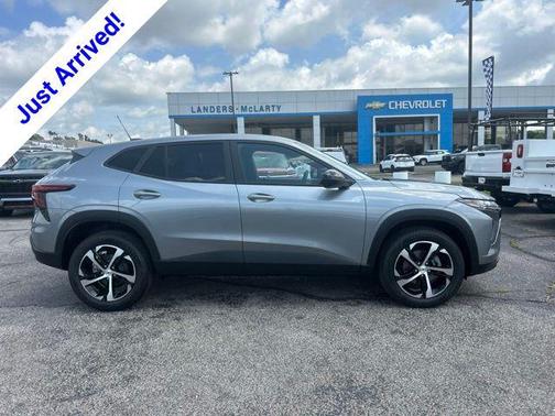 Sterling Gray Metallic 2026 Chevrolet Trax FWD 1RS