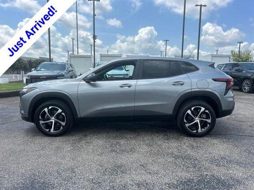 Sterling Gray Metallic 2026 Chevrolet Trax FWD 1RS