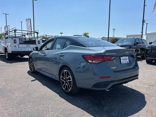 Atlantic Gray Metallic/Super Black 2025 Nissan Sentra SR