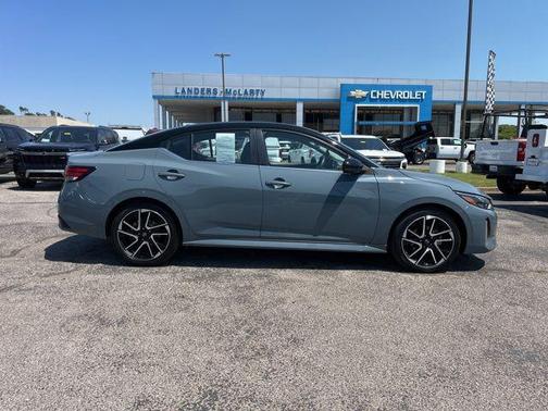 Atlantic Gray Metallic/Super Black 2025 Nissan Sentra SR