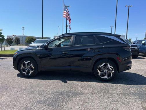 Black Pearl 2024 Hyundai TUCSON SEL