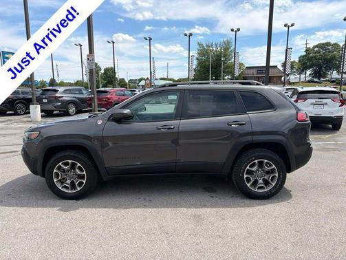 Granite Crystal Metallic Clearcoat 2021 Jeep Cherokee Trailhawk