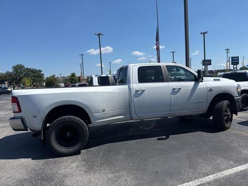 2019 RAM 3500 Lone Star Crew Cab 4x4 8' Box