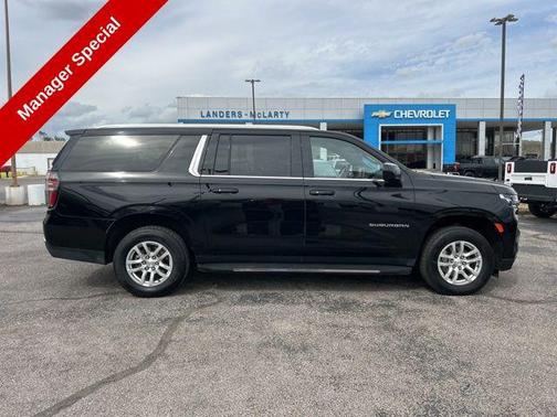 Black 2024 Chevrolet Suburban LT
