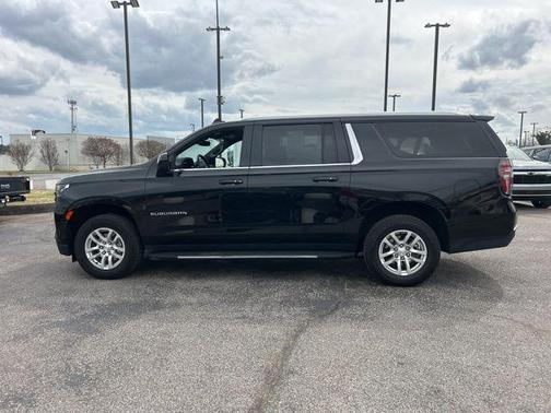 Black 2024 Chevrolet Suburban LT