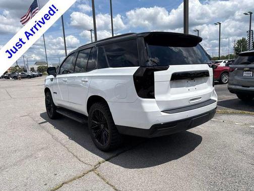 Summit White 2022 GMC Yukon 4WD AT4