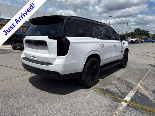Summit White 2022 GMC Yukon 4WD AT4